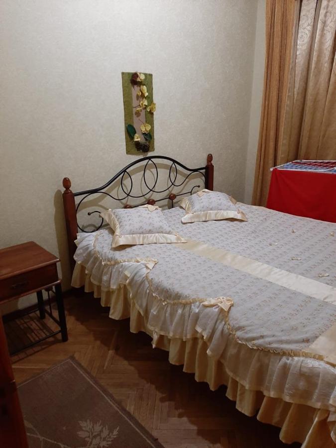 двухкомнатная вид на дворец украина Apartment *