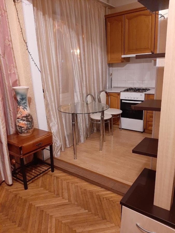 двухкомнатная вид на дворец украина Apartment *